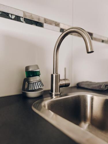 廚房, Ferienwohnung, Monteur-Appartment R11 (Neuwertiges Apartment mit schnellem WLAN, Glasfaser, Kostenlose Privatparkplatz auch fur Transporter) in 內卡河畔弗萊貝爾格