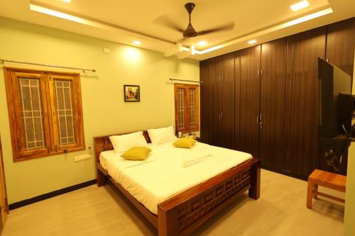 3 bedrooms, 3 beds