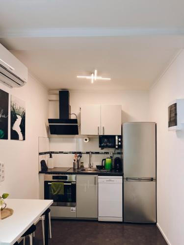 廚房, Neuwertiges Apartment mit Kostenlose Privatparkplatz auch für Transporter geeignet R1 (Neuwertiges Apartment mit Kostenlose Privatparkplatz auch fur Transporter geeignet R1) in 內卡河畔弗萊貝爾格