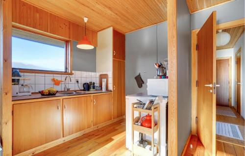 مطبخ, Three-Bedroom Holiday Home In Oksbol in Vejers Strand