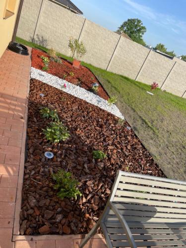 花园, Konvalinka in 奥雷奇奥瓦博顿