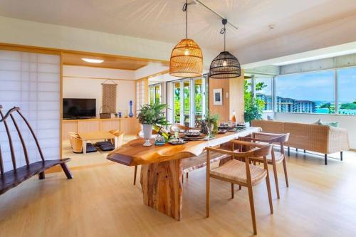 沖縄の空 海 森を贅沢に独り占めできる森の中の隠れ家