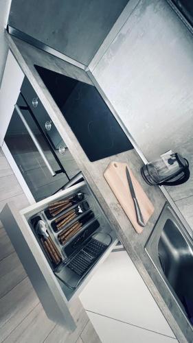Lovely and Central Apartment - 24H Self Check-In, Tirana (photo 8)