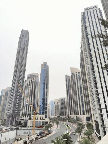 Burj View - 10 minutes walk Dream Lux Designer 3BD, Dubaï (photo 7)