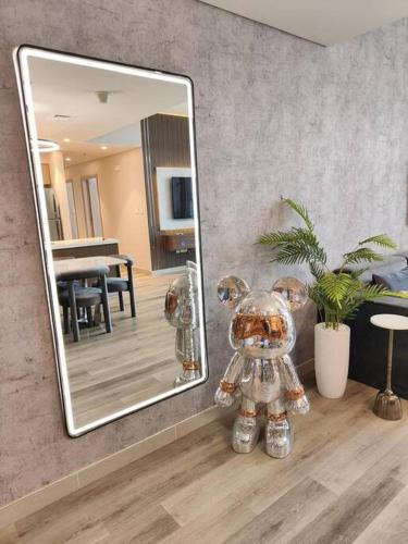 Burj View - 10 minutes walk Dream Lux Designer 3BD, Dubaï (photo 8)