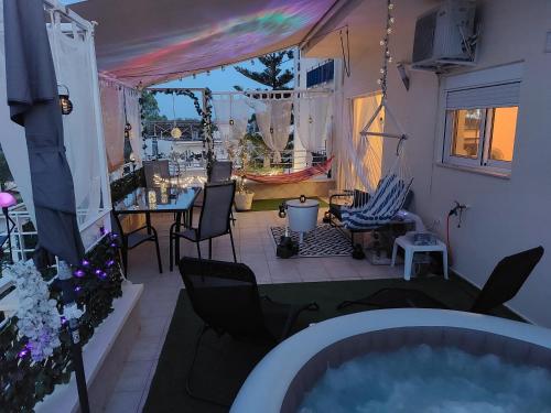 Delphitea Philoxenia