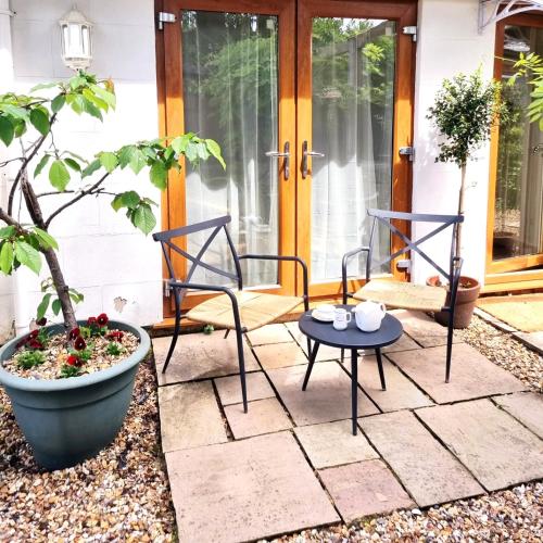 Oak Tree Rooms LTD in 布羅肯赫斯特