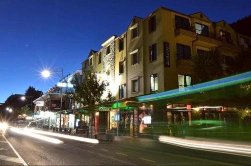 Base Backpackers Queenstown – Queenstown, CA