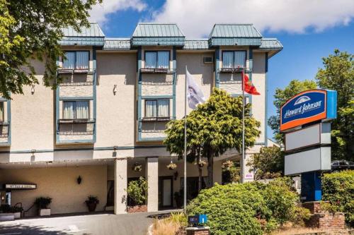 Howard Johnson Hotel by Wyndham Victoria in Victoria, Canada