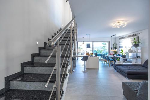 Luxury White Sails Villas with a Multi Sport Court #2026# and Sea View in ปิเนซิซี