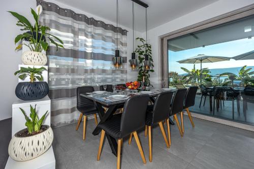 Luxury White Sails Villas with a Multi Sport Court #2026# and Sea View in ปิเนซิซี