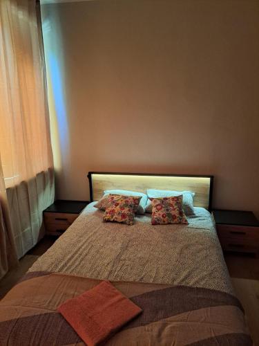 2 bedrooms, 3 beds