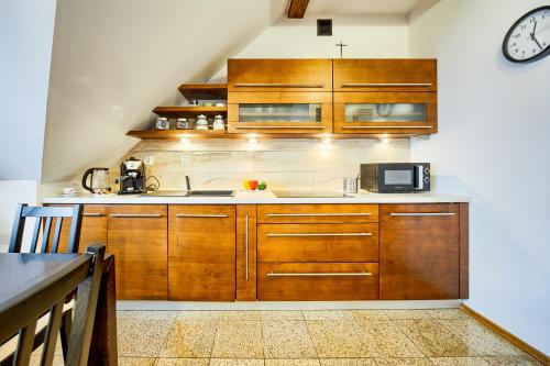 One-Bedroom Apartment image 10