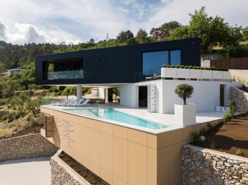 Villa 3,0 near Opatija for 8 people with indoor and outdoor pool & wellness - Accommodation - Opatija