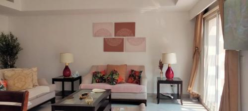 Spacious, Cozy Villa with Pool Access, Ra’s al-Chaima (Foto 10)