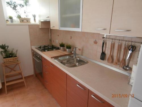 Apartment Anamarija - image 9