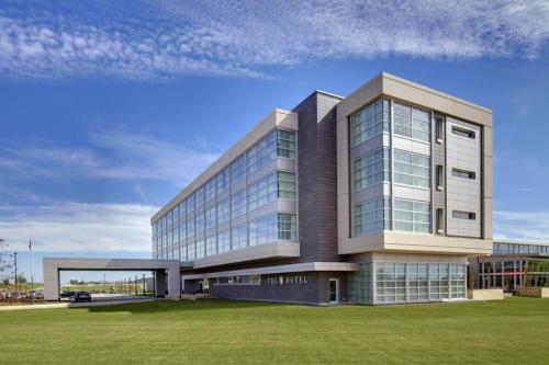 luxury hotels in Cedar Rapids