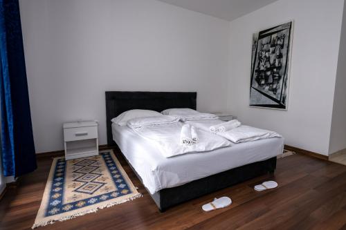 One-Bedroom Apartment image 10