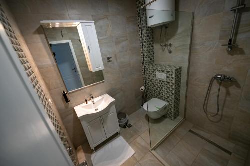 One-Bedroom Apartment image 3