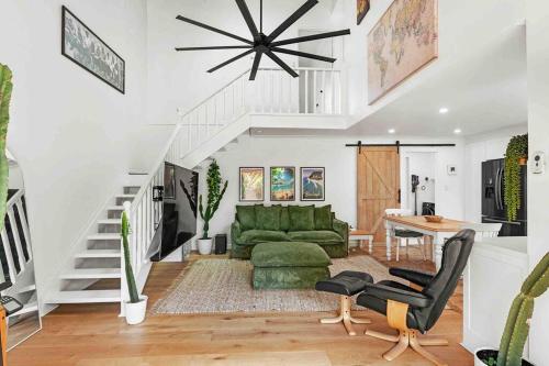 Coastal Comfort in Burleigh Heads Parking and WIFI in Burleigh Waters