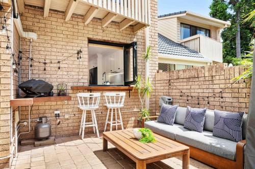 Coastal Comfort in Burleigh Heads Parking and WIFI in Burleigh Waters