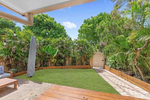 Coastal Comfort in Burleigh Heads Parking and WIFI in Burleigh Waters