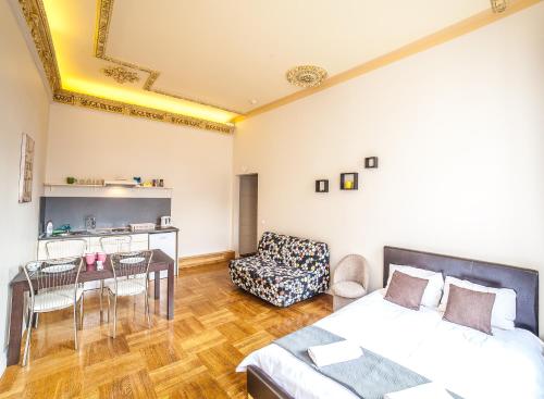 Dzirnavu City Center Apartment - image 5