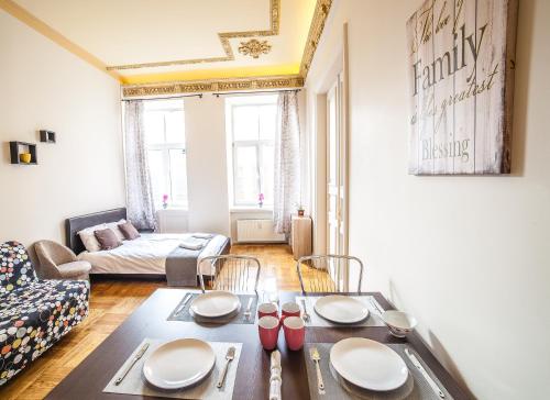 Dzirnavu City Center Apartment - image 3