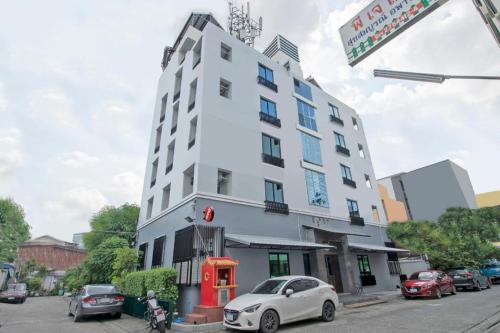 OYO 818 Suksomboon Residence, Bangkok