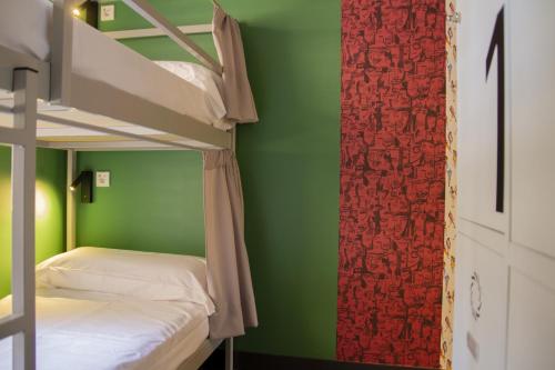 Room Valencia, Valencia (photo 9)