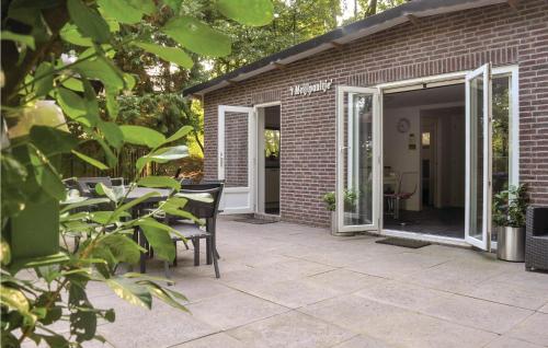 Buitenkant, Amazing Home In Leende With Wifi in Leenderstrijp