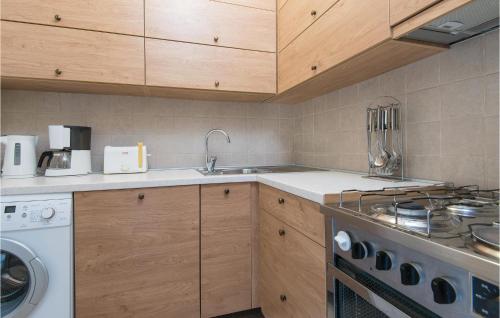 köök, Pet Friendly Apartment In Trpanj in Trpanj