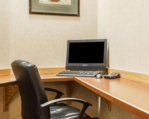 Comfort Inn & Suites Macon – Macon, MO