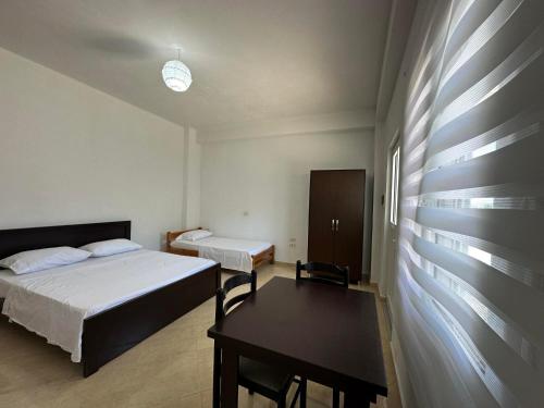 Double Room image 2