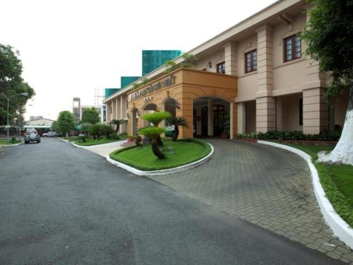 Tan Son Nhat Hotel – Ho Chi Minh City