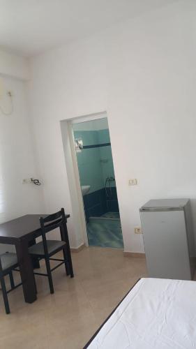 Double Room image 4