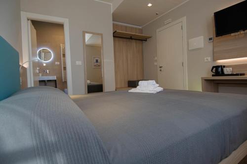 Double Room image 1