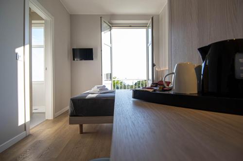 Double Room image 8