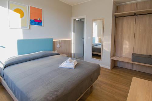 Double Room image 9