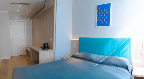 Double Room image 6