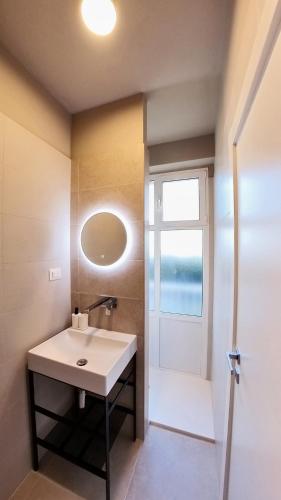 Superior Single Room with Sea View image 2