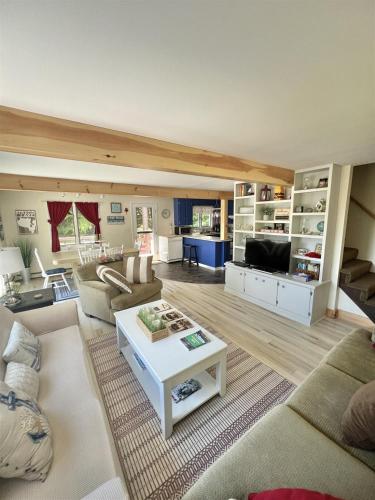 DAYBREAK LIMIT 8 villa - image 11