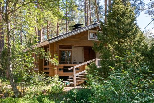 Pinetree Cottages Cozy log cabin in Pori