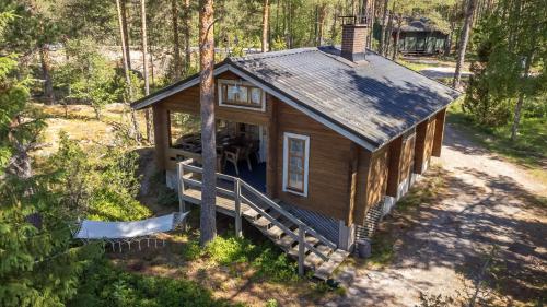 Pinetree Cottages Cozy log cabin in Pori