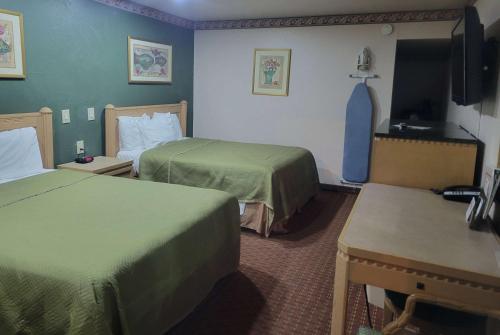 Queen Room with Two Queen Beds - Non-Smoking