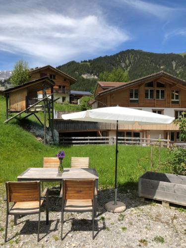 2-Zimmer Ferienwohnung,Parterre,Sitzplatz,Garage in Adelboden