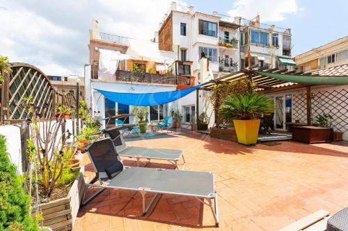 Stylish Apartment with Terrace in Poble Sec near Montjuïc