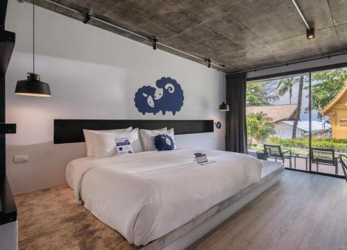 room detail thumbnail 1