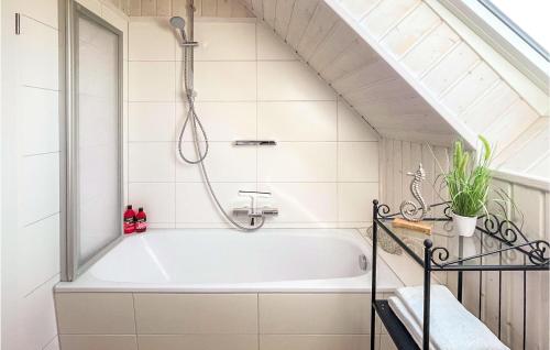 Bathroom, Nice Home In Ostseeresort Olpenitz in Olpenitz