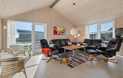  3 Bedroom Awesome Home In Juelsminde in Sønderby